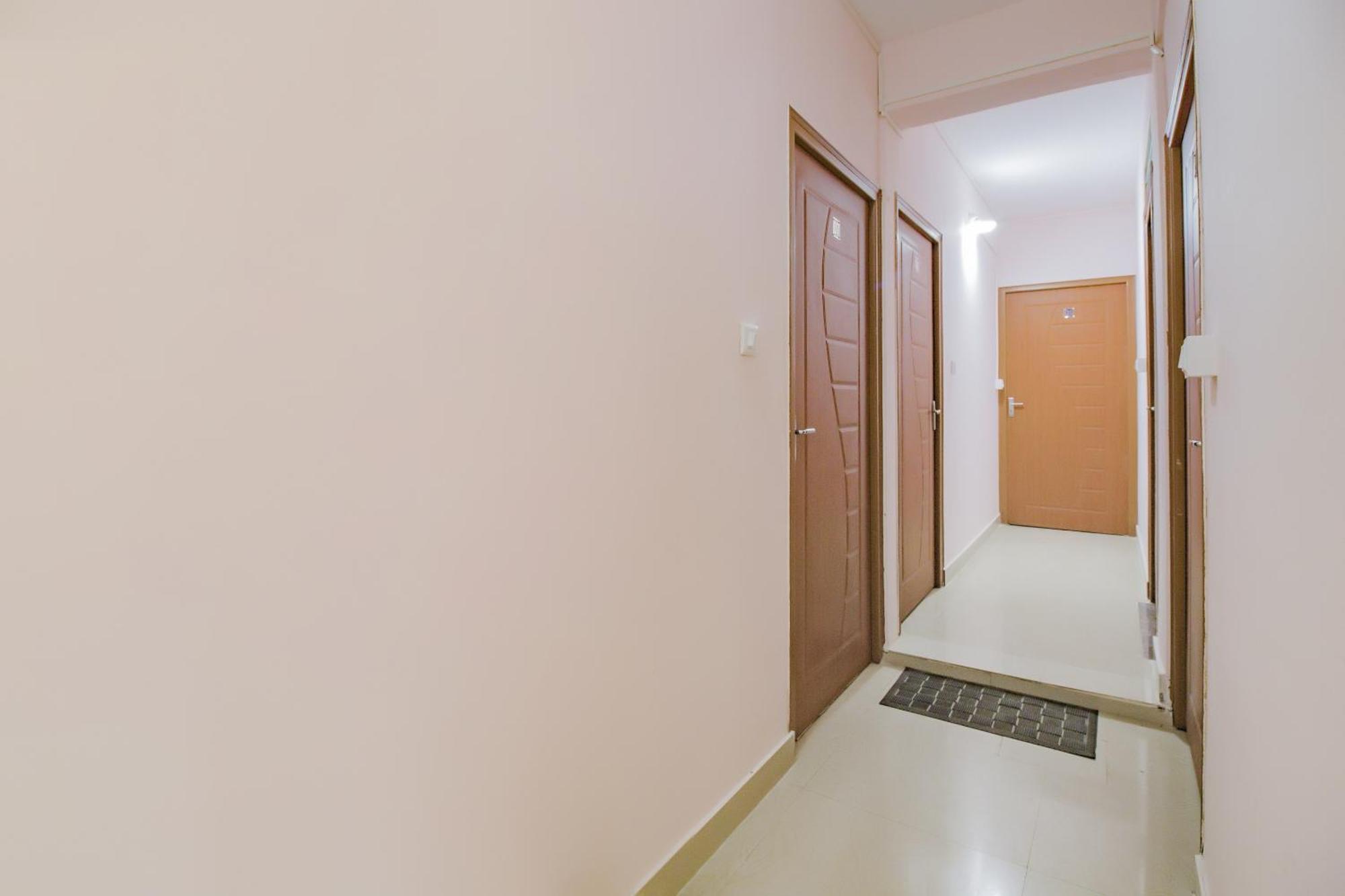 Oyo 79181 Sri Dhanalakshmi Boarding & Lodging Μπανγκαλόρ Εξωτερικό φωτογραφία