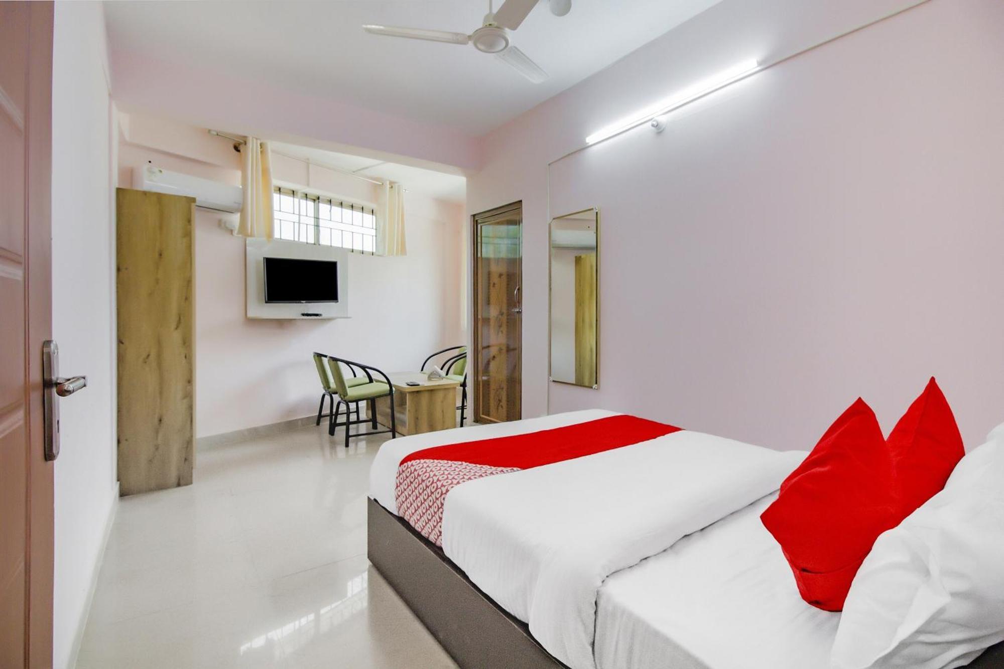 Oyo 79181 Sri Dhanalakshmi Boarding & Lodging Μπανγκαλόρ Εξωτερικό φωτογραφία